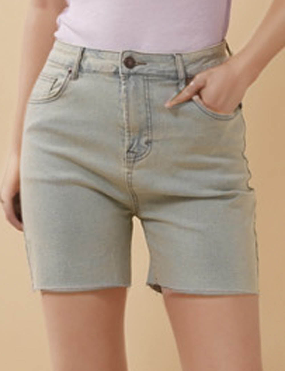 Ladies Distressed Frayed Edge Pocket Straight Leg Denim Shorts