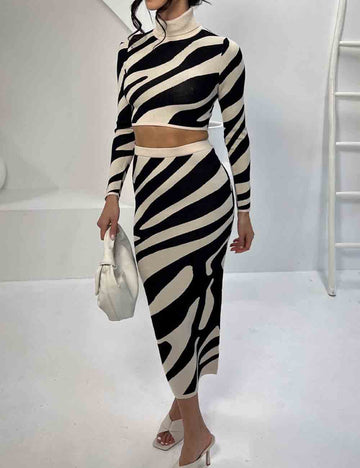 Ladies Color Block Striped Turthlenek Sweater Set