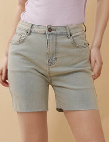 Ladies Distressed Frayed Edge Pocket Straight Leg Denim Shorts