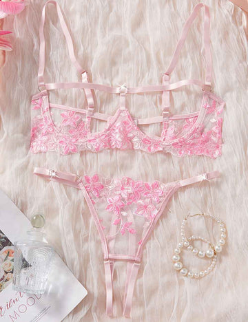 Ladies Sexy Embroidery Hollow Out Open Crotch Lingerie Set