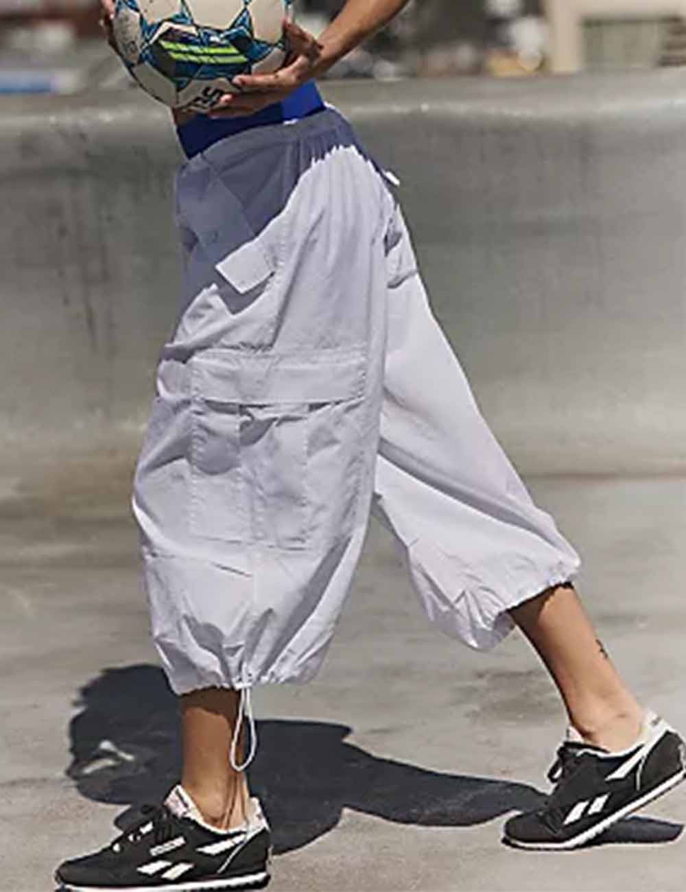 Ladies Solid Color Elastic Waist Pocket Cropped Pants
