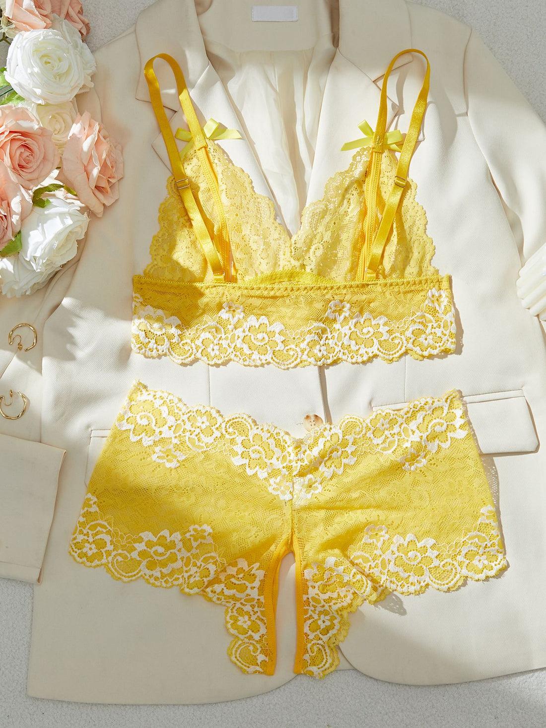 Ladies Spicy Floral Lace Open Crotch Lingerie Set SKLG4124