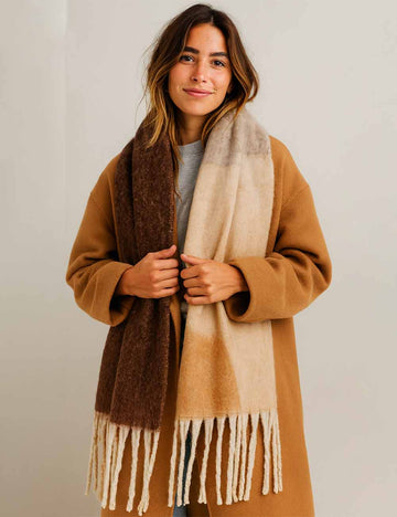 Ladies Loop Yarn Geometric Fringe Knit Scarf