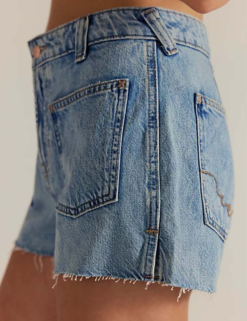 Ladies Pockets Hot Shorts Button Raw Edge Denim Shorts