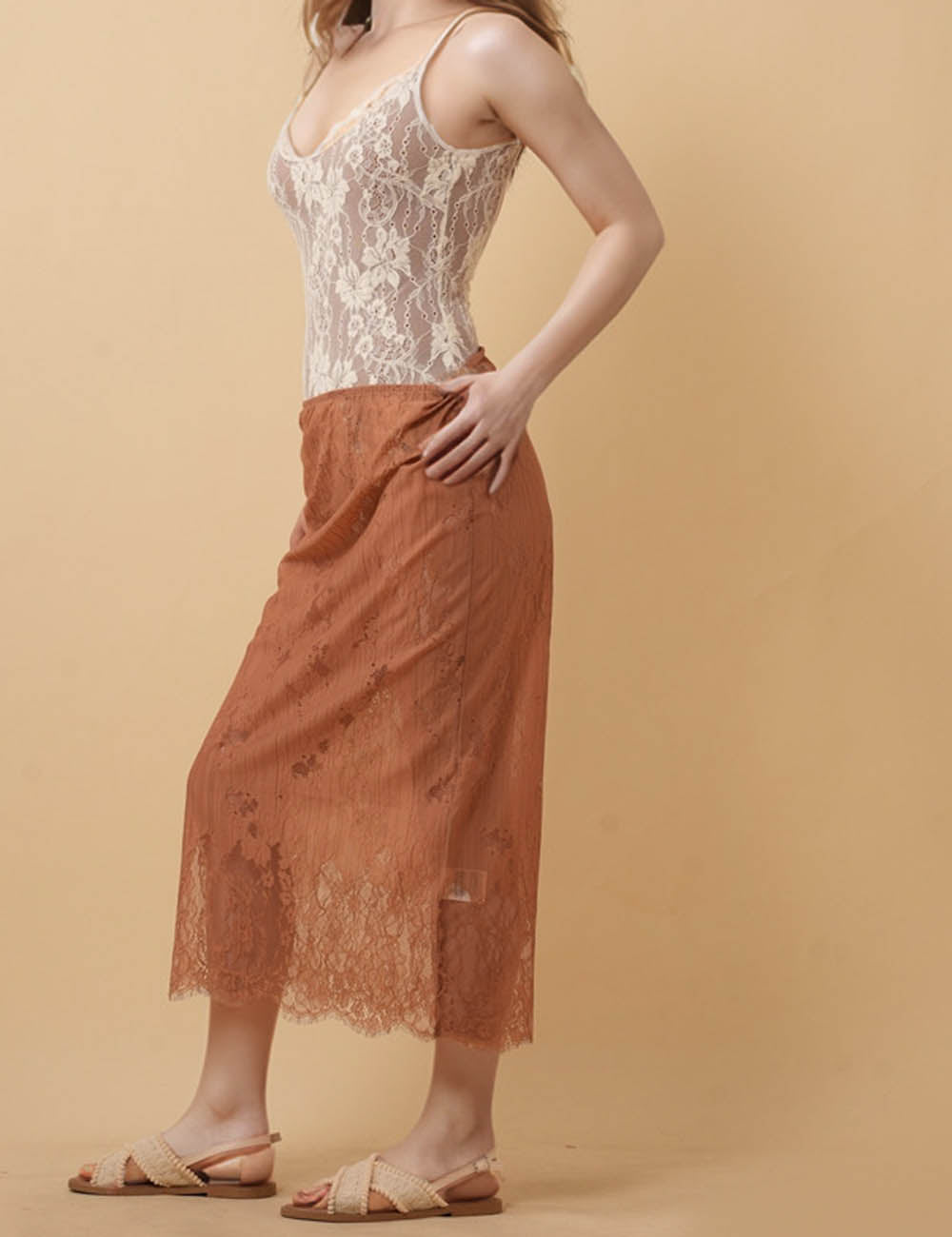 Ladies V-Neck Sleeveless Floral Lace Bodysuit 8SKJ51114