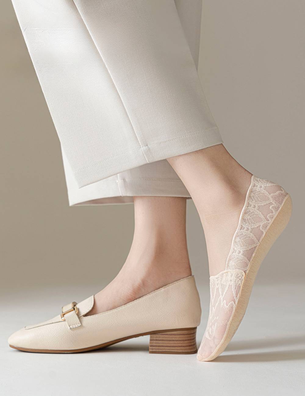 Ladies Floral Lace Knit Boat Socks SKAS50023