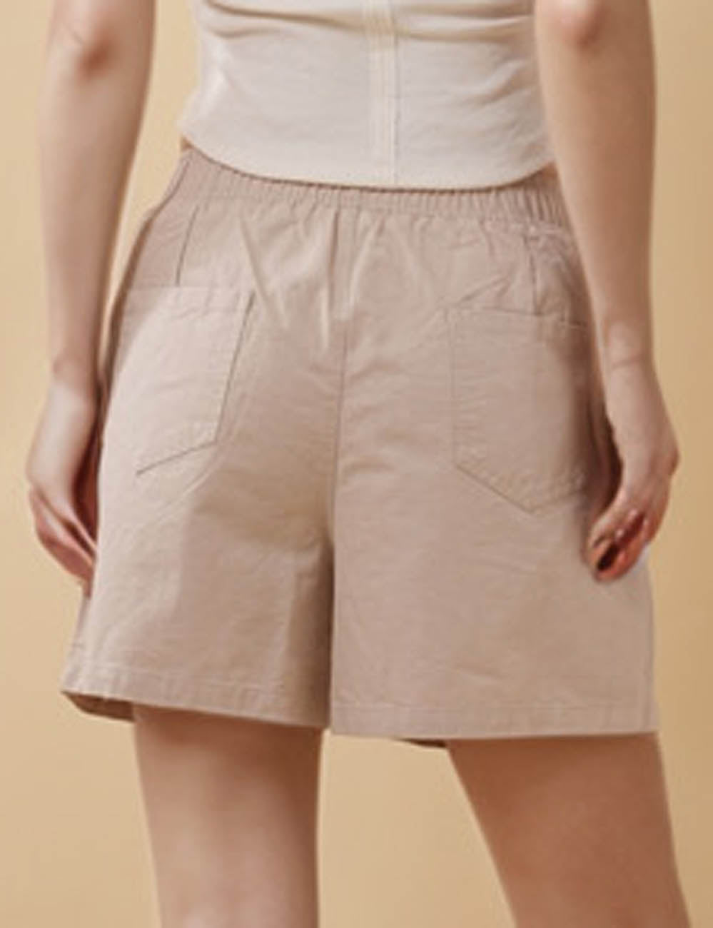 Ladies Solid Color Elastic Waist Pocket Shorts