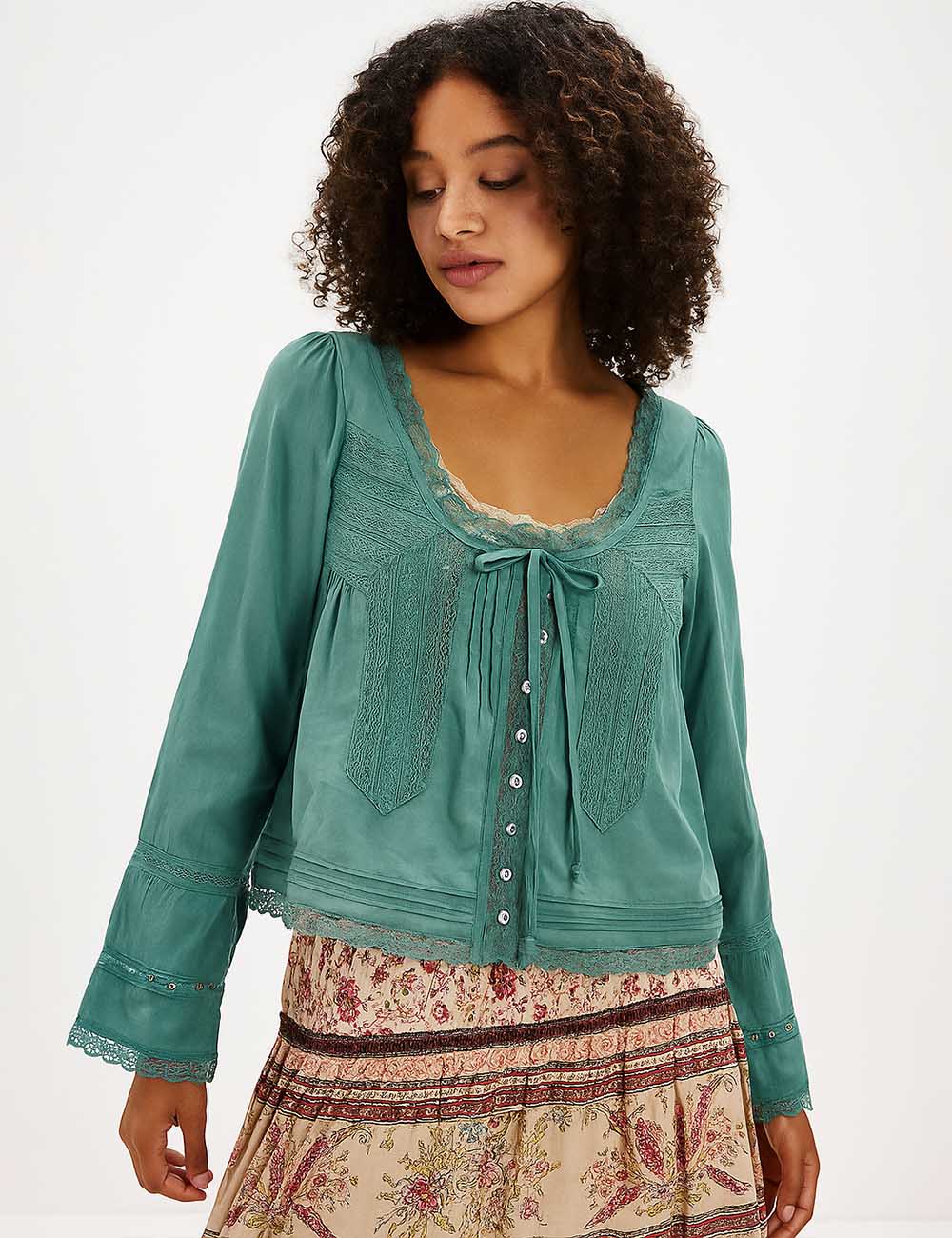 Ladies U-Neck Lace Splice Button Up Long Sleeves Blouse