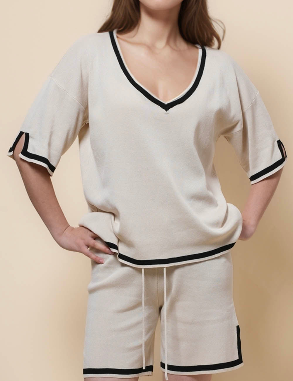 V-neck Color Block Knit Top Shorts 2PCS Set SKST41226