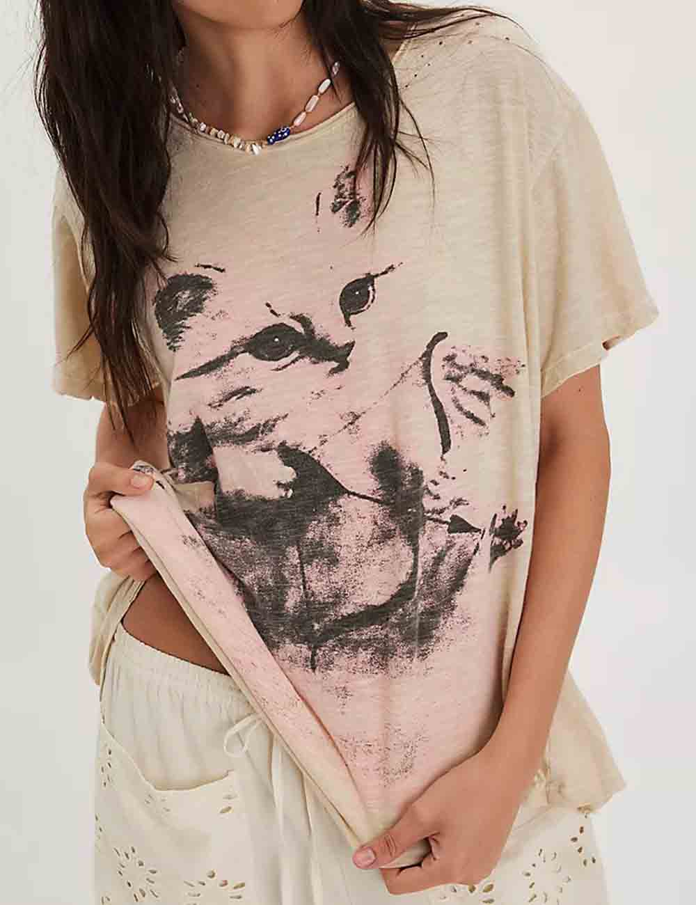 Ladies Pullover Kitten Print Distressed Short Sleeves Tee