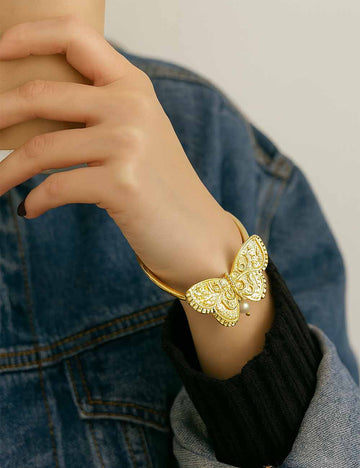 Ladies Vintage Butterfly Pearl Bracelet