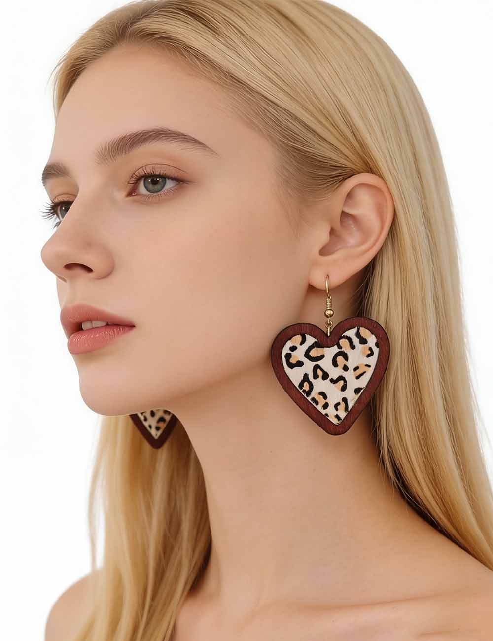 Ladies Valentine Wood Leopard Heart Pendant Earrings