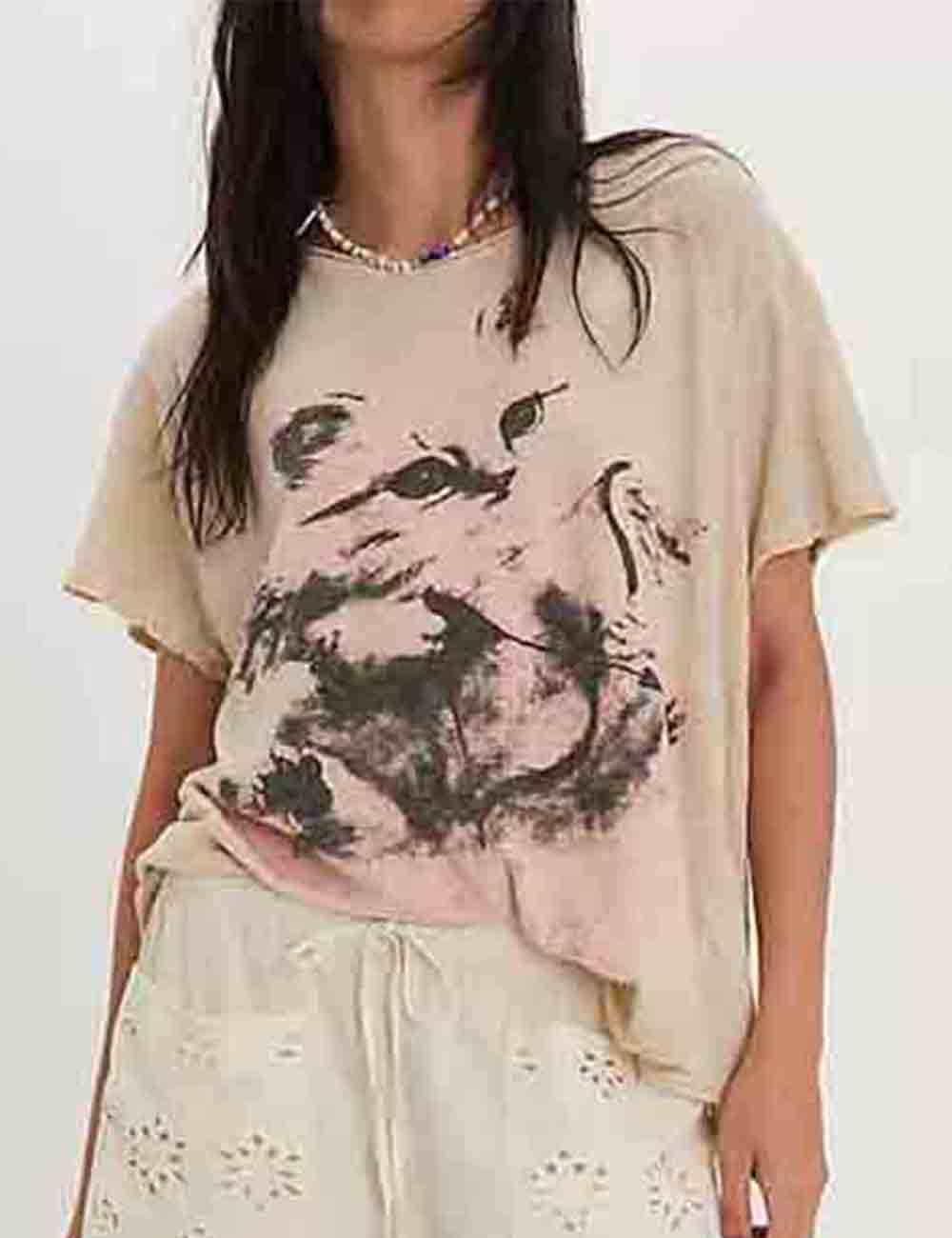 Ladies Pullover Kitten Print Distressed Short Sleeves Tee