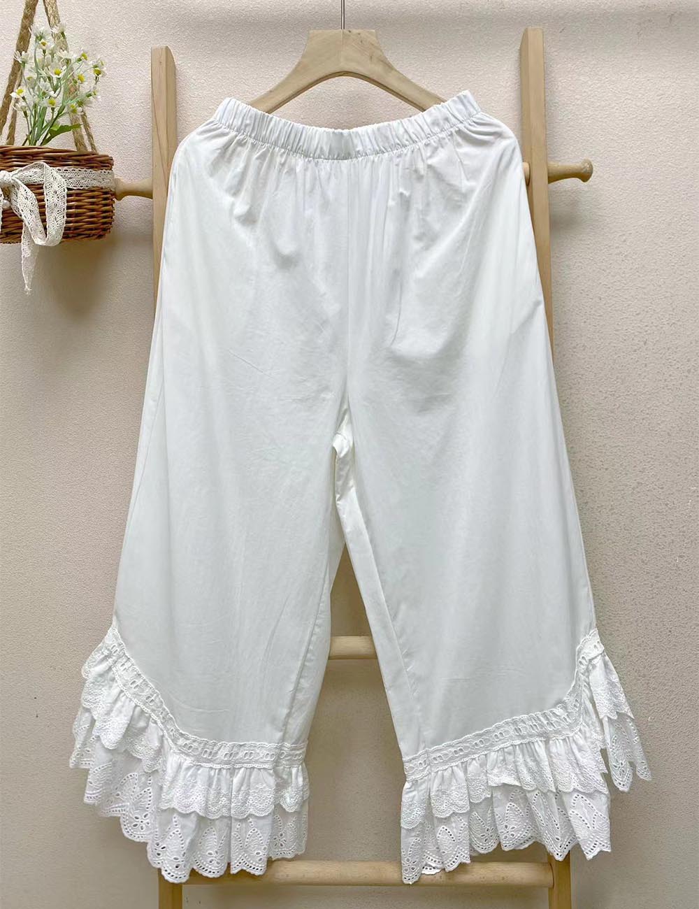 Ladies Solid Color Ruffle Eyelet Pull-On Pants