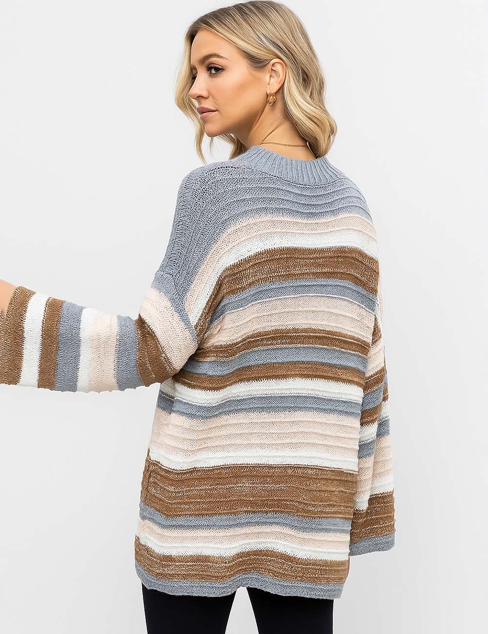 Ladies Multi Color Round Collar Long Sleeves Knit Sweater
