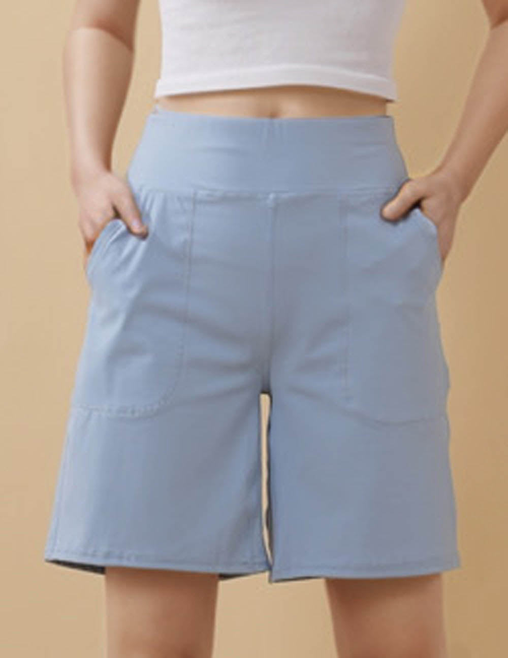 Ladies Solid Color Elastic Waist Pocket Sport Shorts