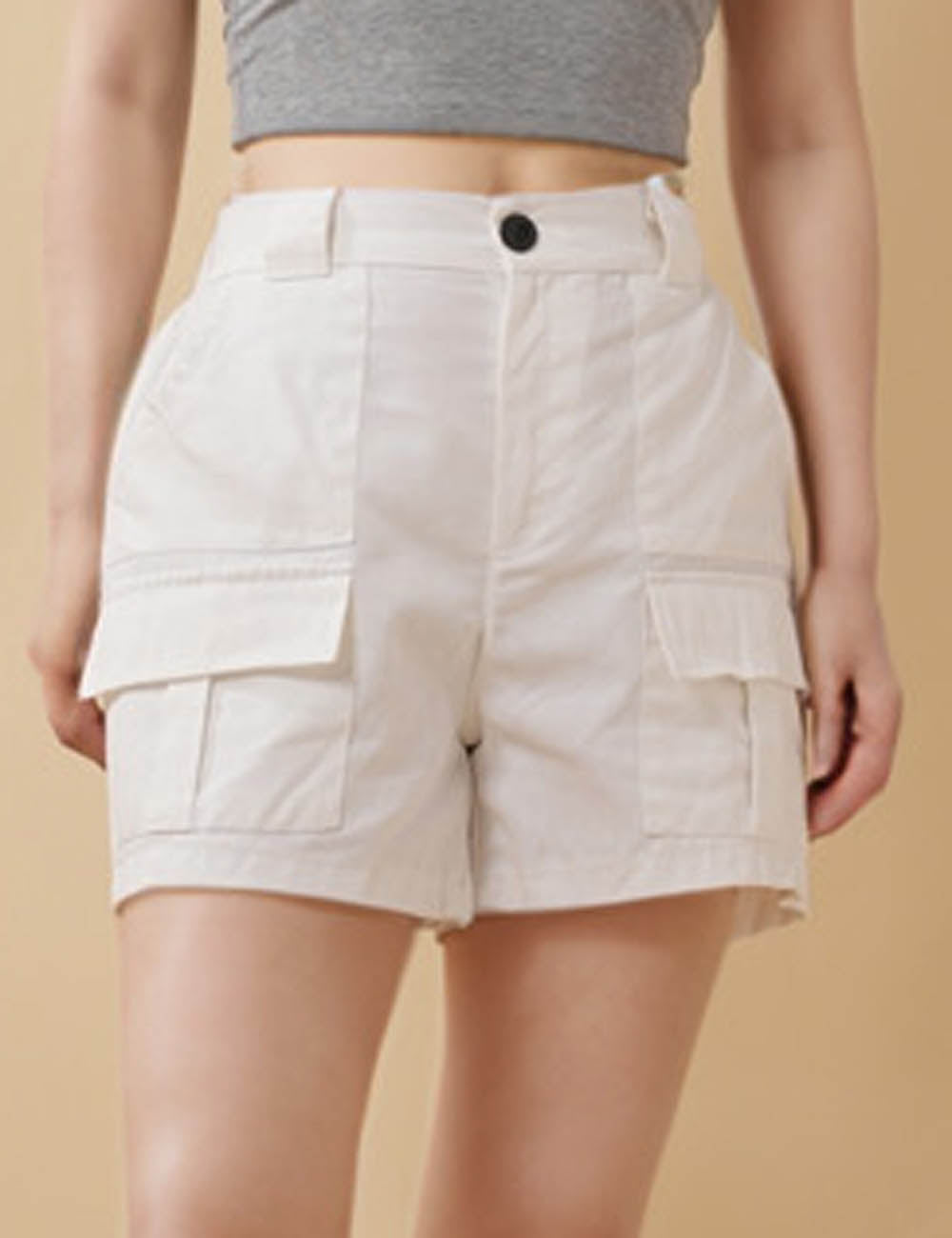 Ladies Solid Color Button Pocket Shorts