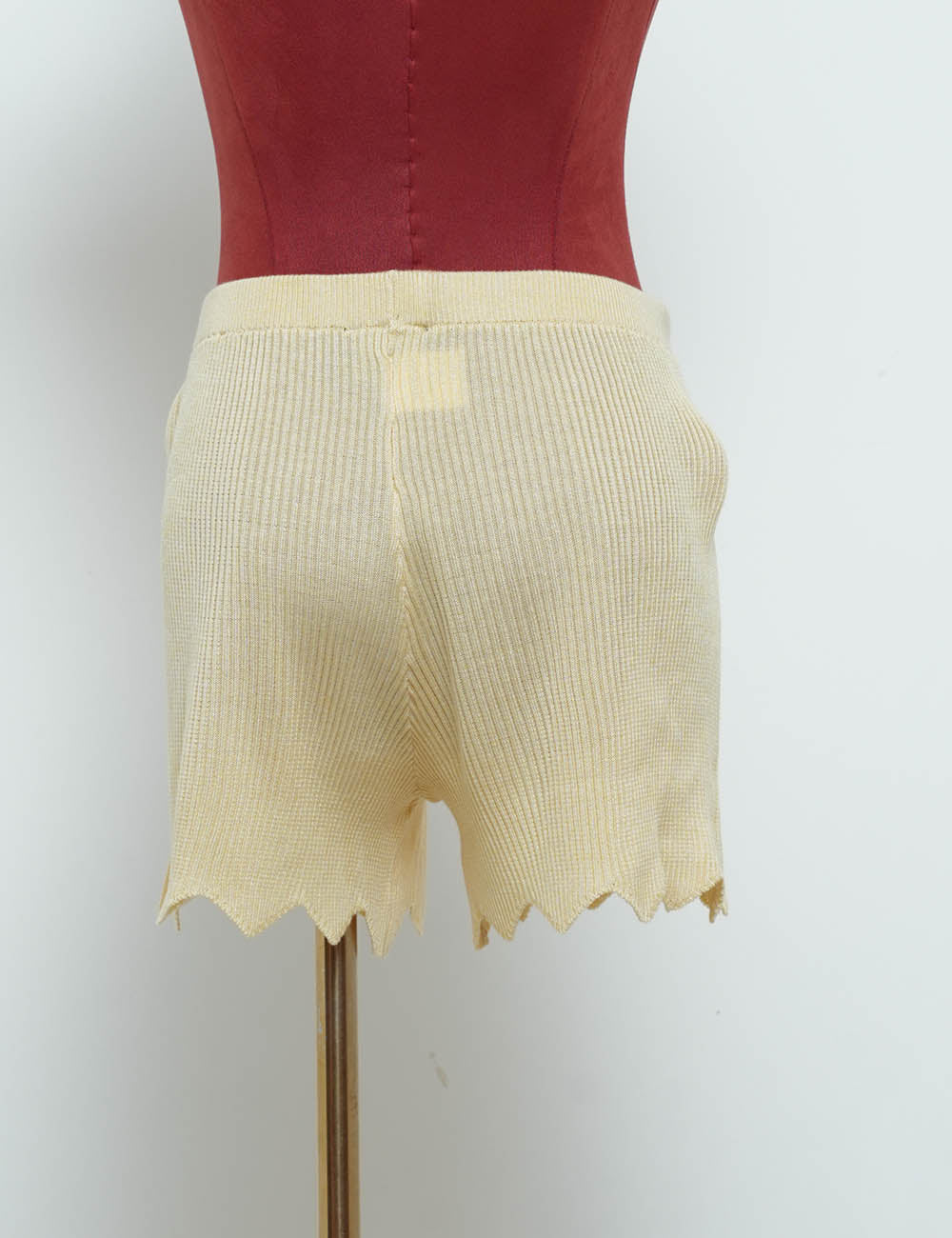 Ladies Elegent Solid Color Elastic Waist Knit Shorts