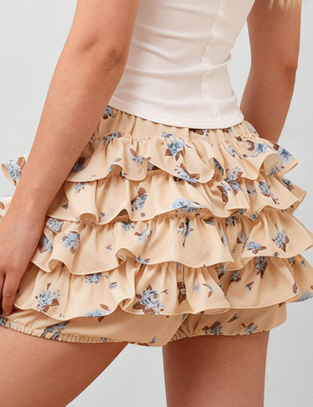 Ladies Elastic Waist Floral Print Ruffle Shorts SKS5K8