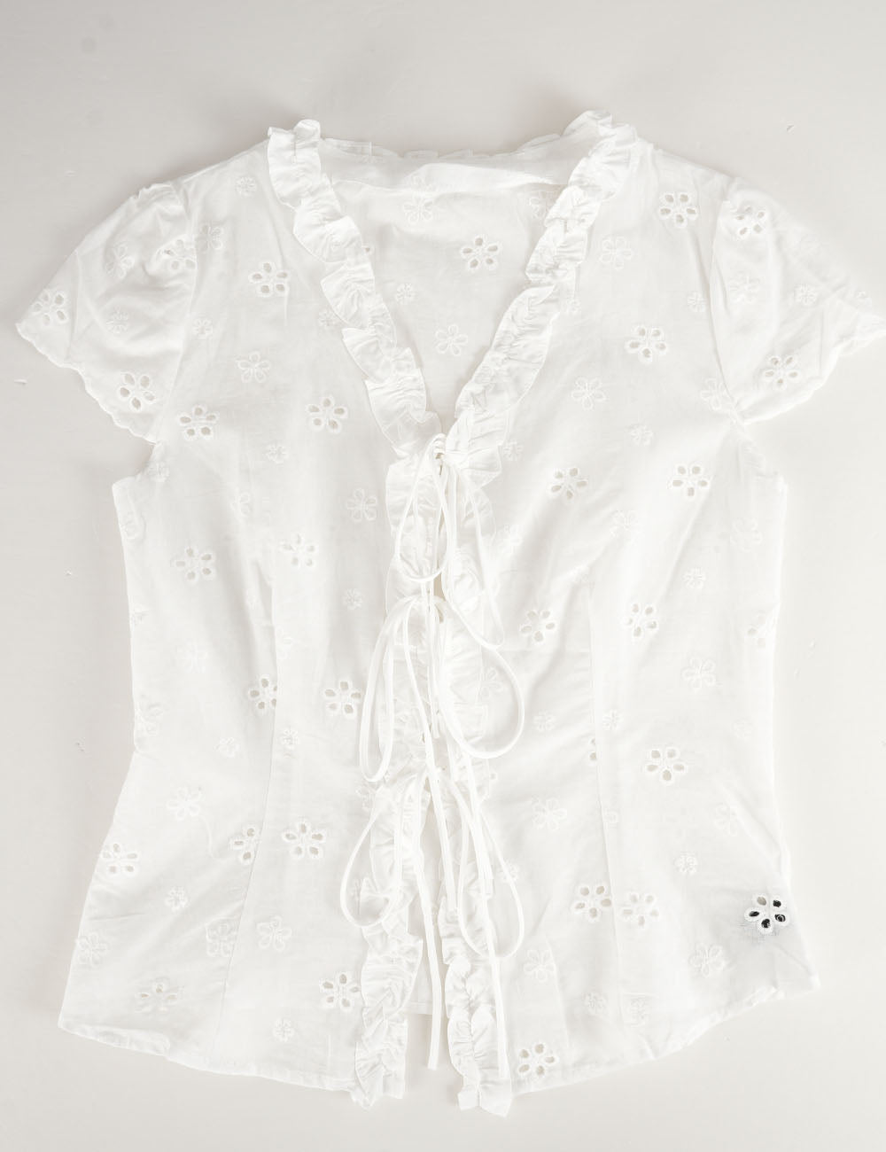 Ladies Embroidery Eyelet V-Neck Lace-Up Blouse