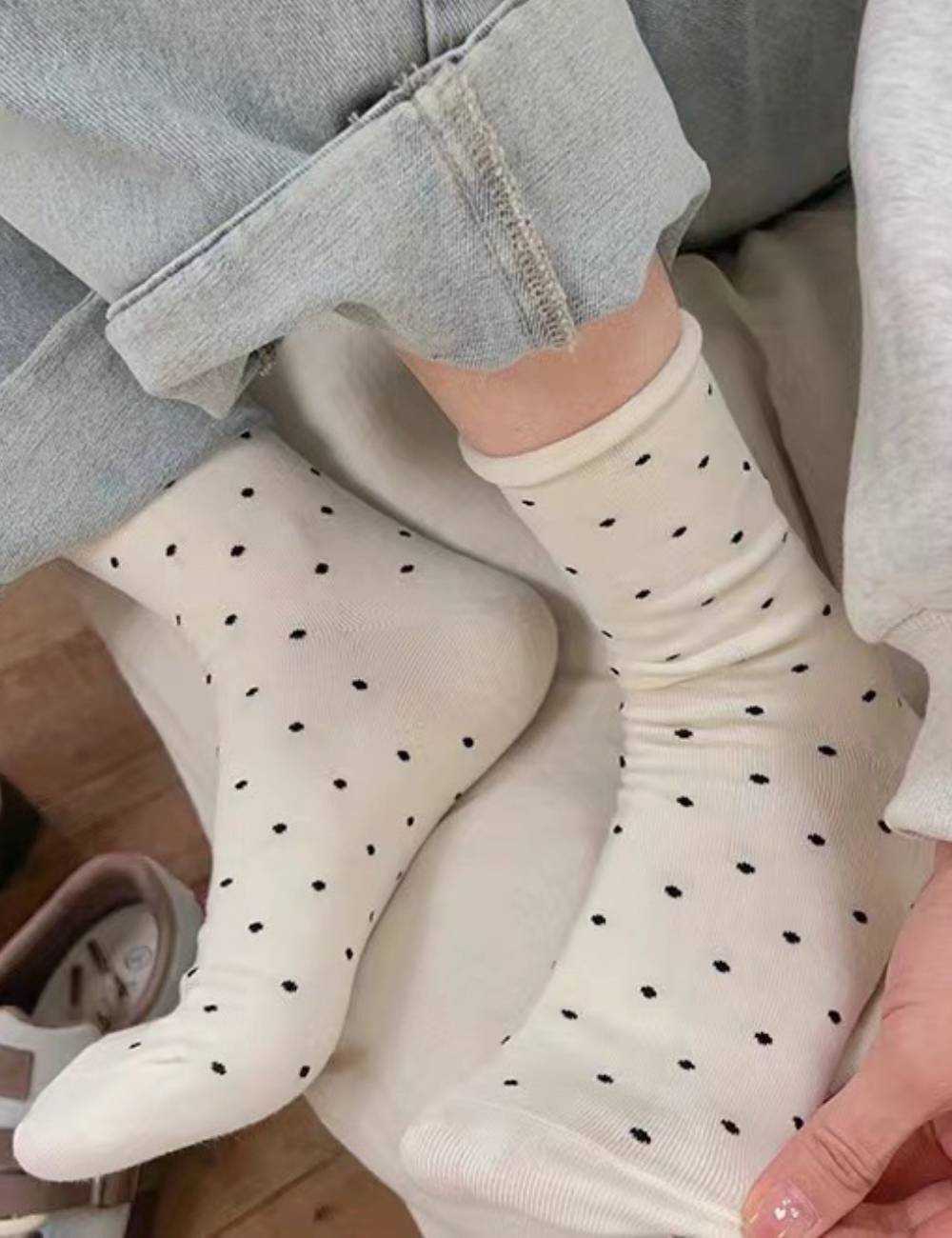 Ladies Polka Dot Knit Midi Socks SKAS50017
