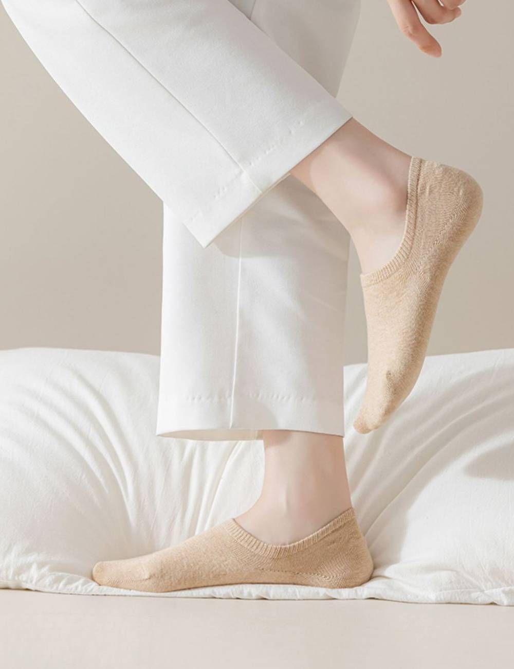 Ladies Solid Color Basic Knit Boat Socks SKAS50010