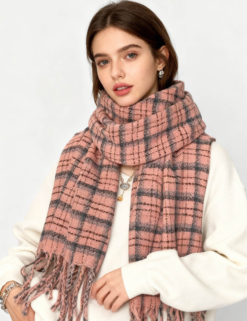 Ladies Christmas Vintage Plaid Tassel Holiday Knit Scarf