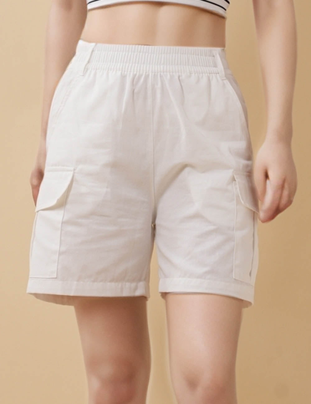 Ladies Solid Color Elastic Waist Straight Leg Shorts