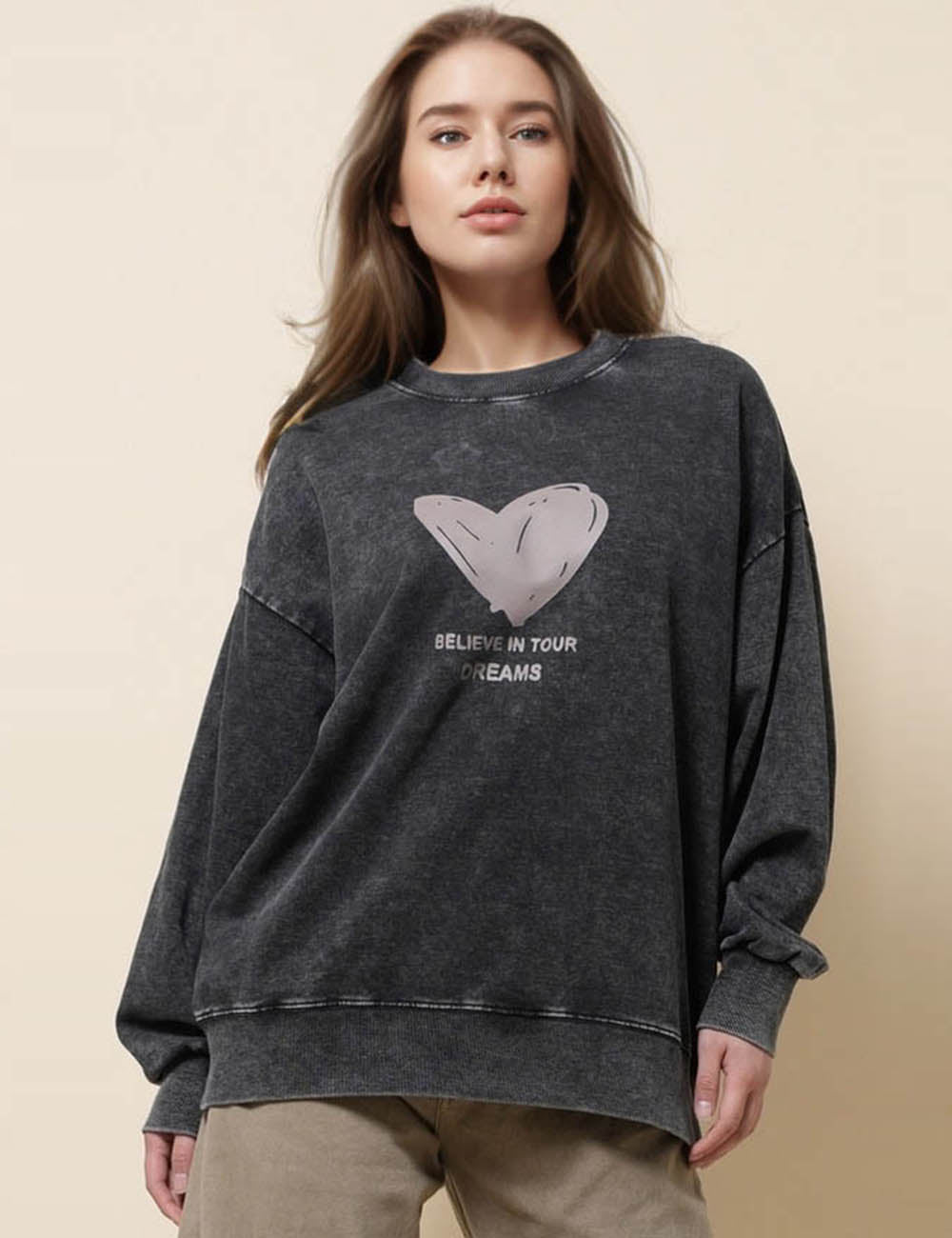 Ladies Round Neck Long Sleeves Heart Sweatshirt SKT51238