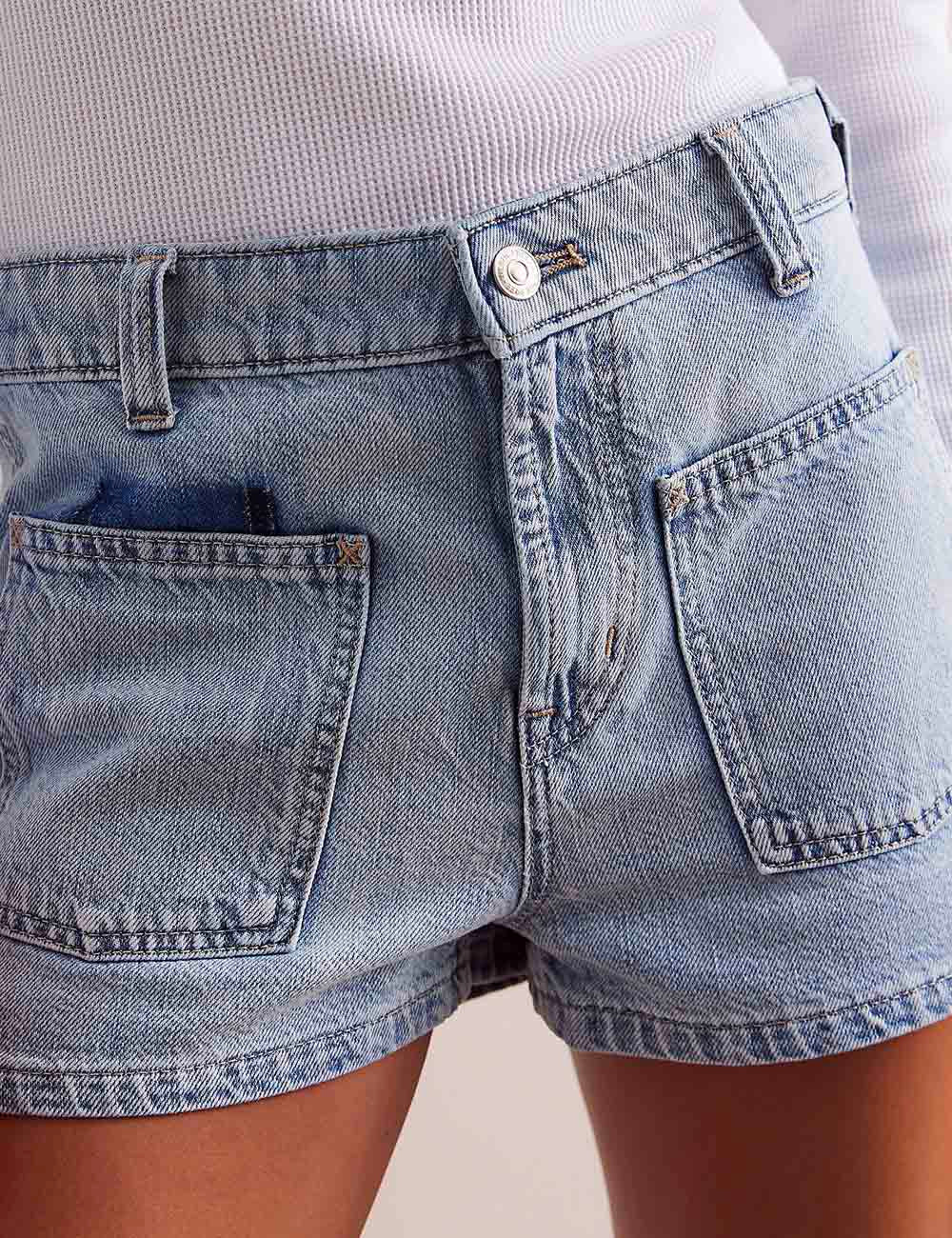 Ladies Solid Color Button Pocket Shorts