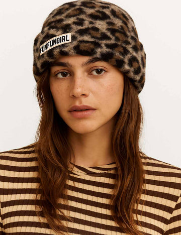Ladies Vintage Leopard Folded Knit Dome Hat