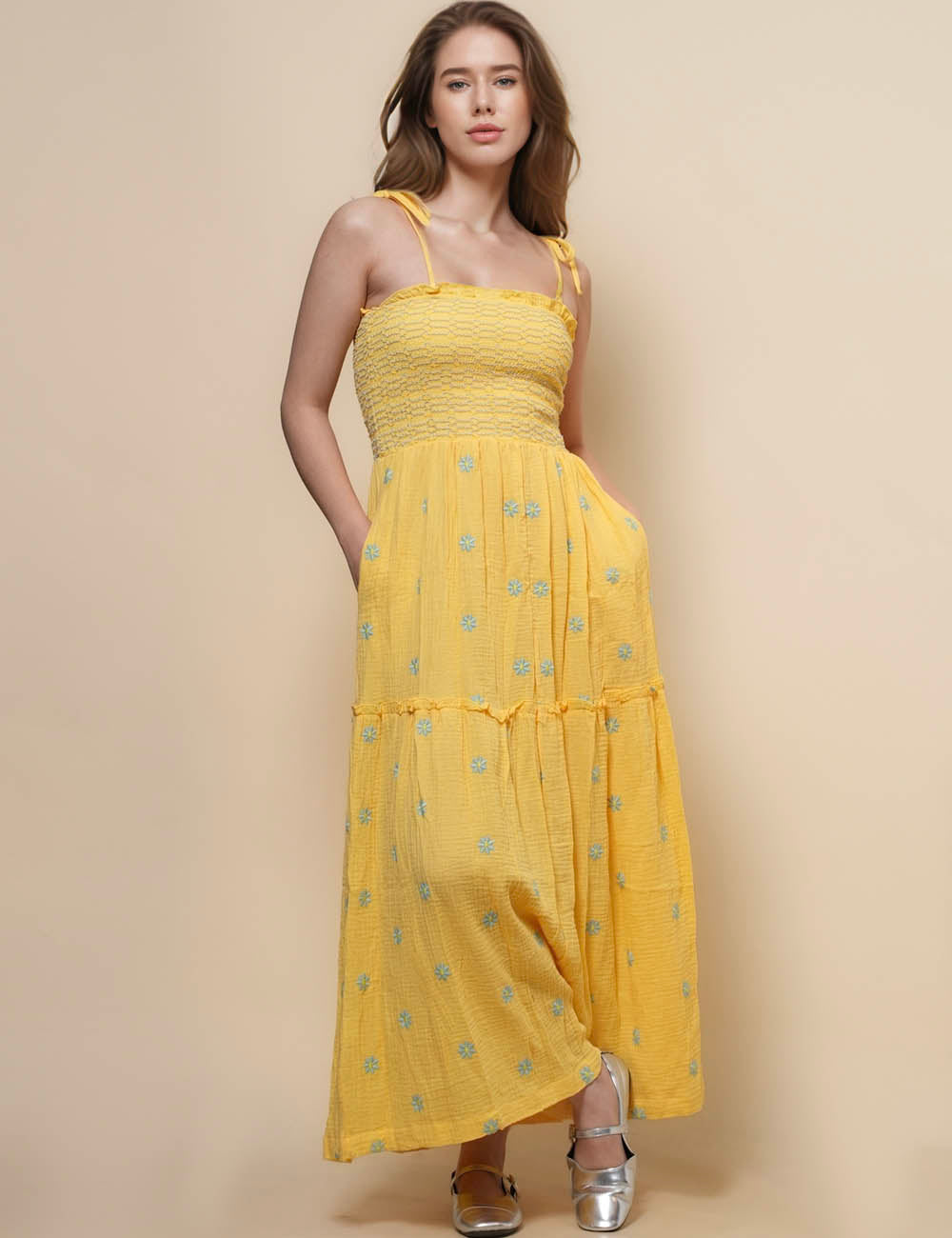 Ladies Daisy Embroidery Back Open Midi Dress SKD50263