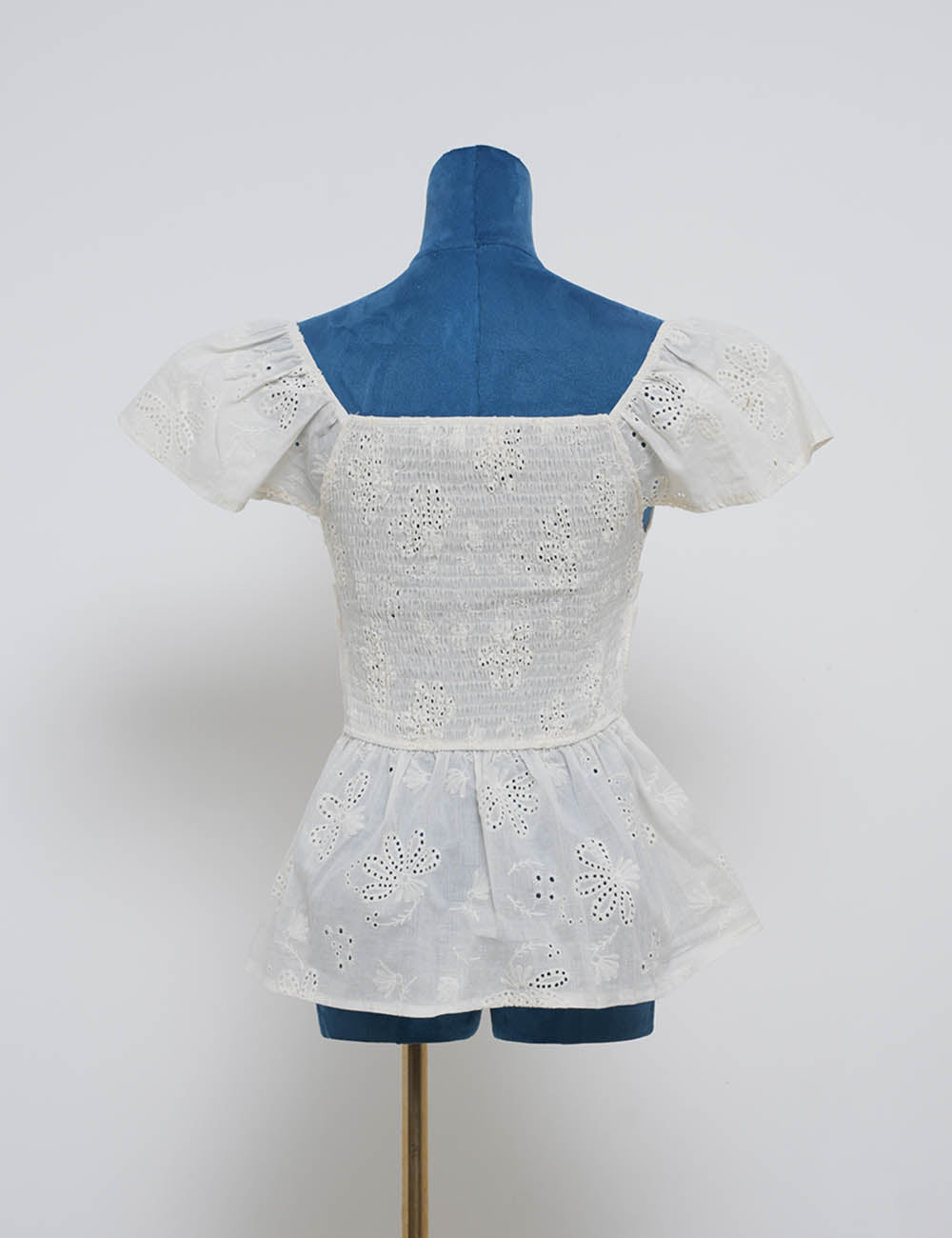 Ladies Chic Hollow-Out Embroidery Square Neck Short Sleeves Top